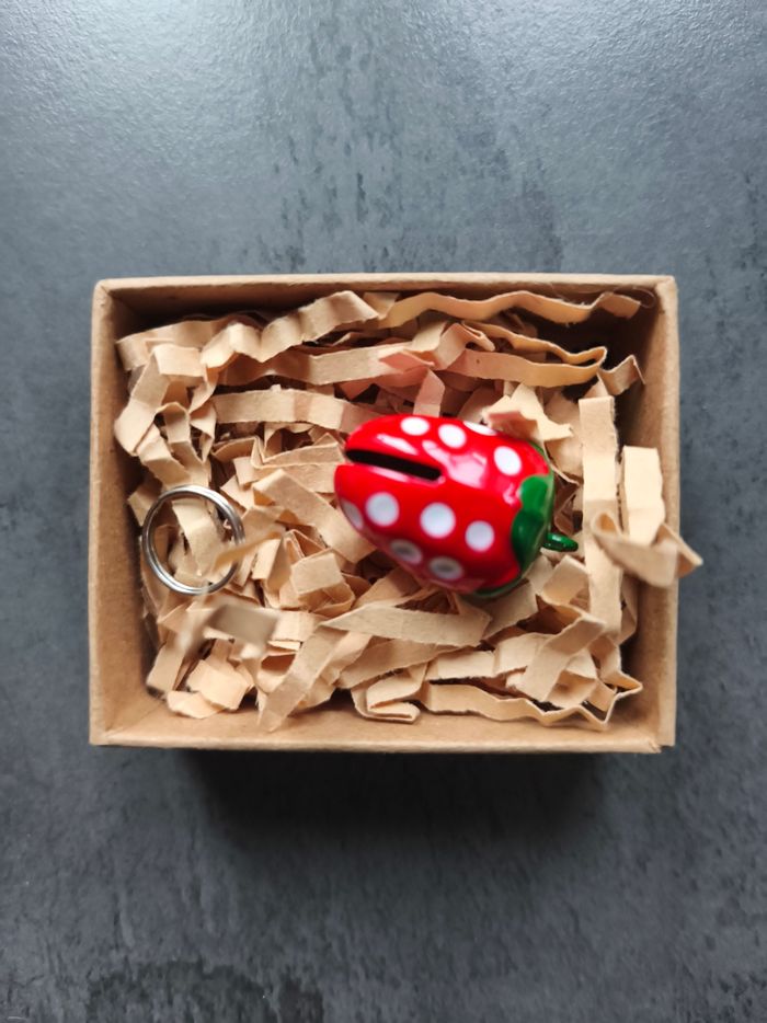 Grelot fraise
Clochette fraise
Neuf jamais utilisé