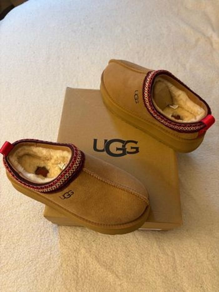 UGG Taze II – Marron clair / Finitions rouges – Taille 38 - photo numéro 5