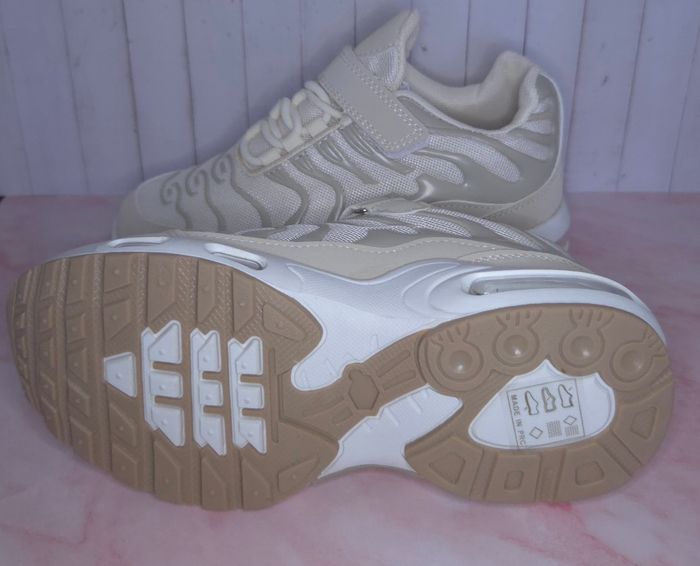 Baskets beige à scratch enfants mixtes tendances - Taille 31 - NEUVES 🌟 - photo numéro 3