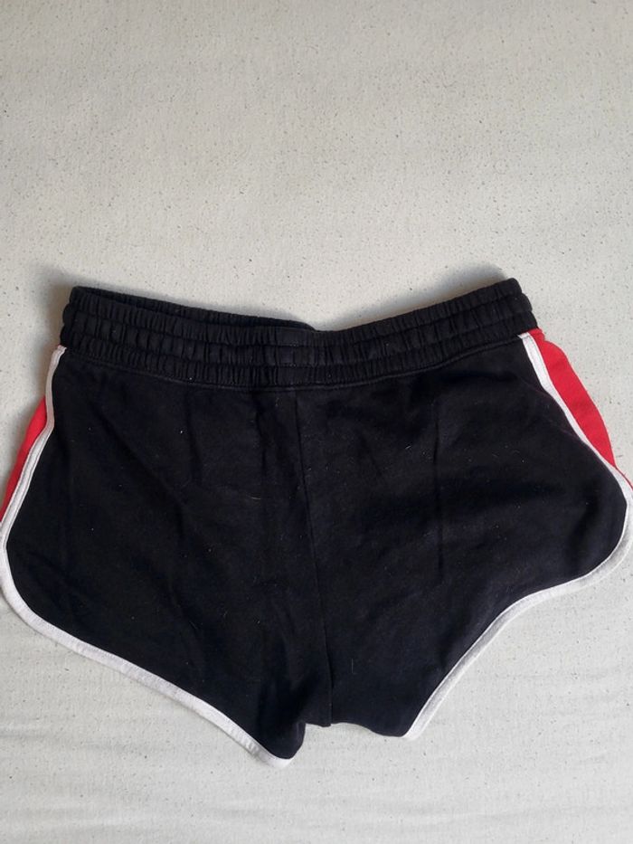Très beau short - photo numéro 2