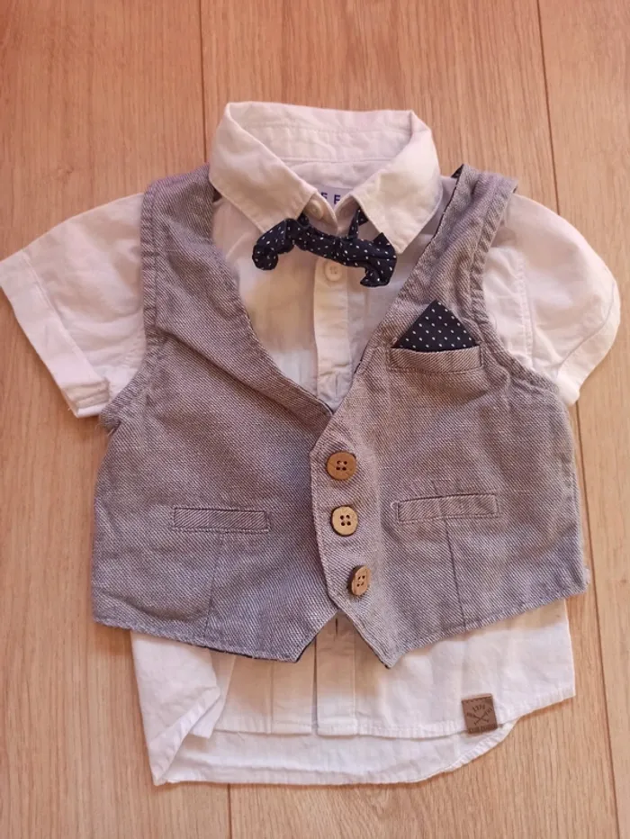 Costume bébé avec noeud papillon - photo numéro 3