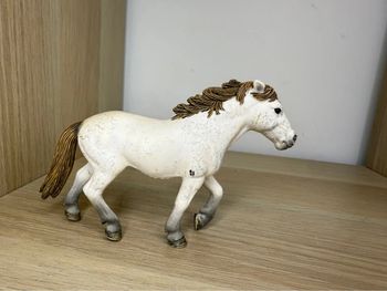 Jument camarguaise schleich