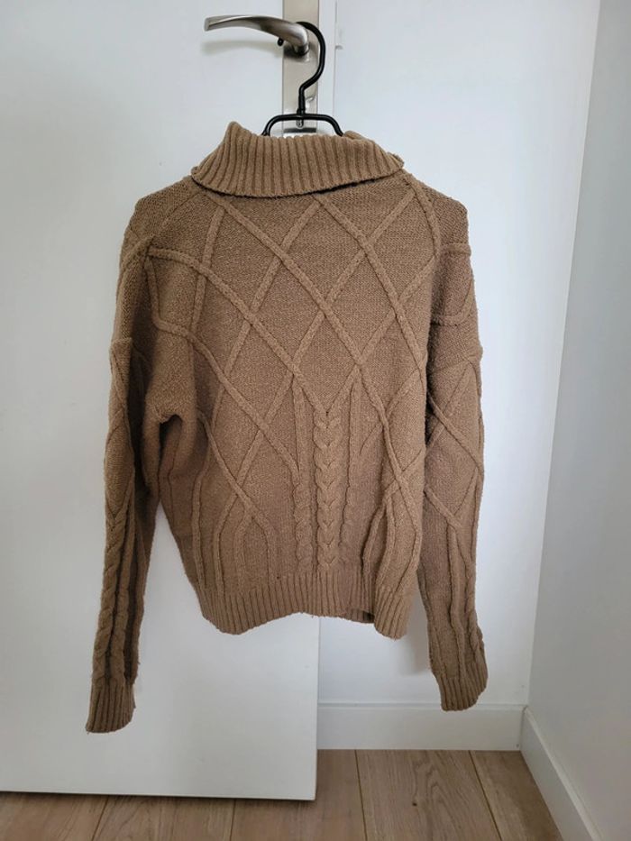 Joli pull epais - photo numéro 2