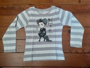 Sweet rayé blanc et gris motif fille gothique