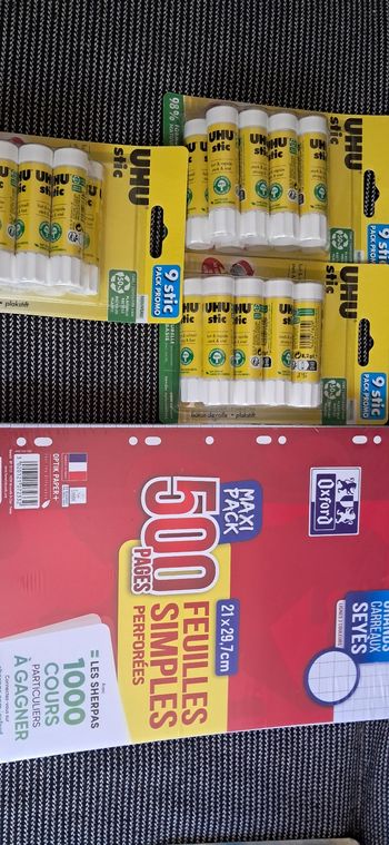 Lot de fournitures scolaires