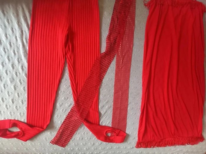 Déguisement SEXY💃Coquin💃 cabaret Femme Carnaval 🎃 taille S/M rouge avec accessoires - photo numéro 5