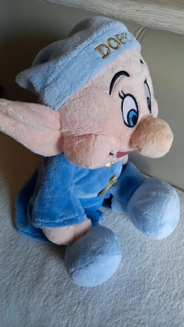Peluche Simplet de Disney 45 cm - photo numéro 5