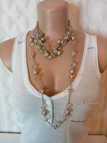 2 colliers perles de verre et dorées bréal
