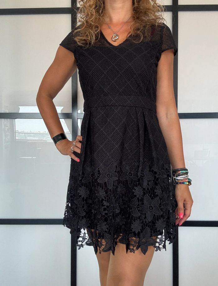 Robe dentelle noire Comptoir des Cotonniers 38 - photo numéro 5