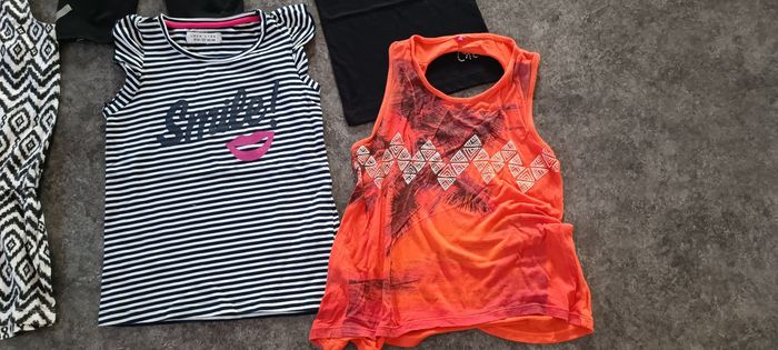 Lot vêtements 6 ans - photo numéro 2