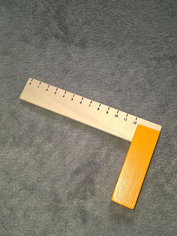 Jouet équerre en bois