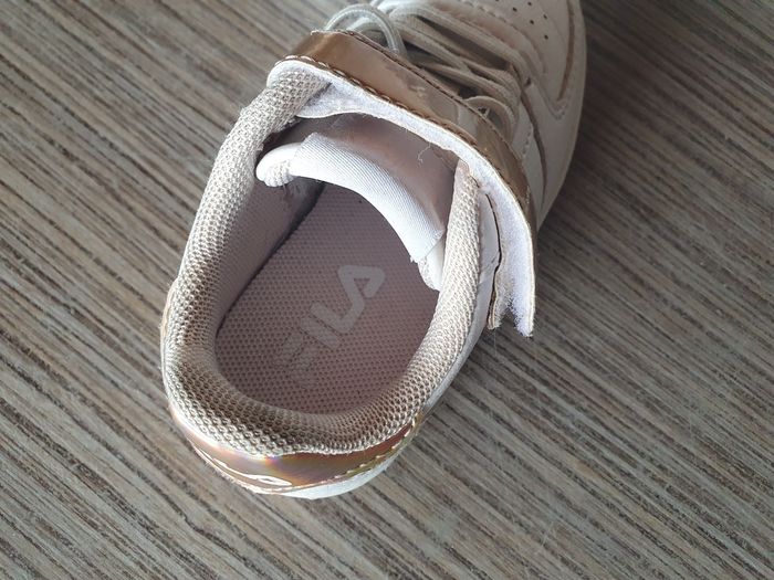 Superbes petites baskets Fila 🌸 - photo numéro 4