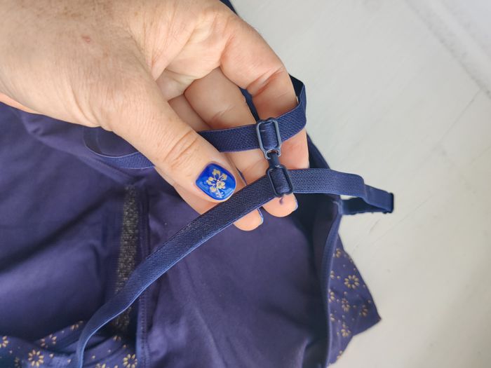 Brassière bretelles ajustables marine et doré U essentiel Taille 38-40 - photo numéro 5