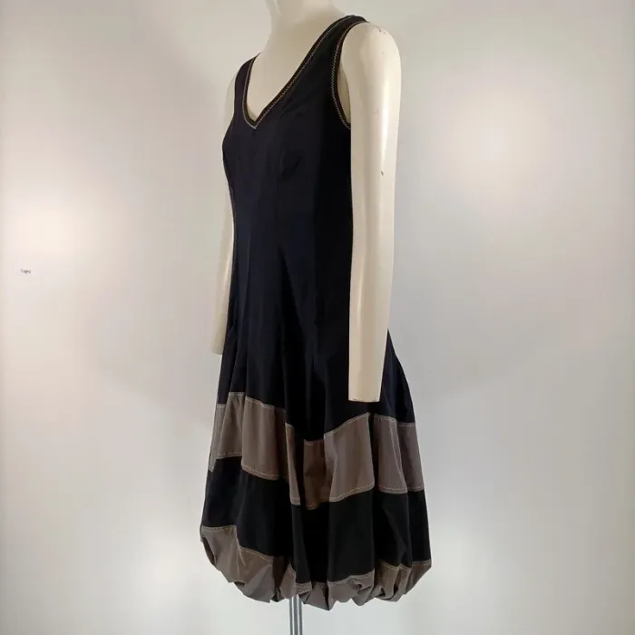 Petite robe noire tendance pour l'été - Bai Amour 36/38 estimé A109 - photo numéro 2