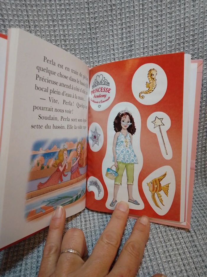 Princesse Léa et le trésor de l'hippocampe/ serie Princesse Académie T.31 - Bibliothèque rose - photo numéro 9