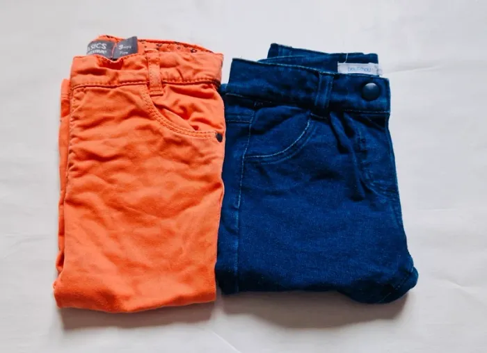 2 pantalons fille 9 mois