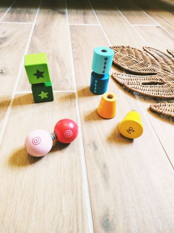 🔩Lot de formes à visser dévisser en bois marque Hape