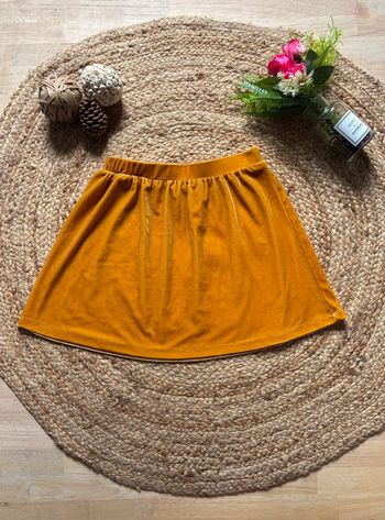 🌺Jupe en effet velours moutarde Taille 9-10ans/134-140cm🌺