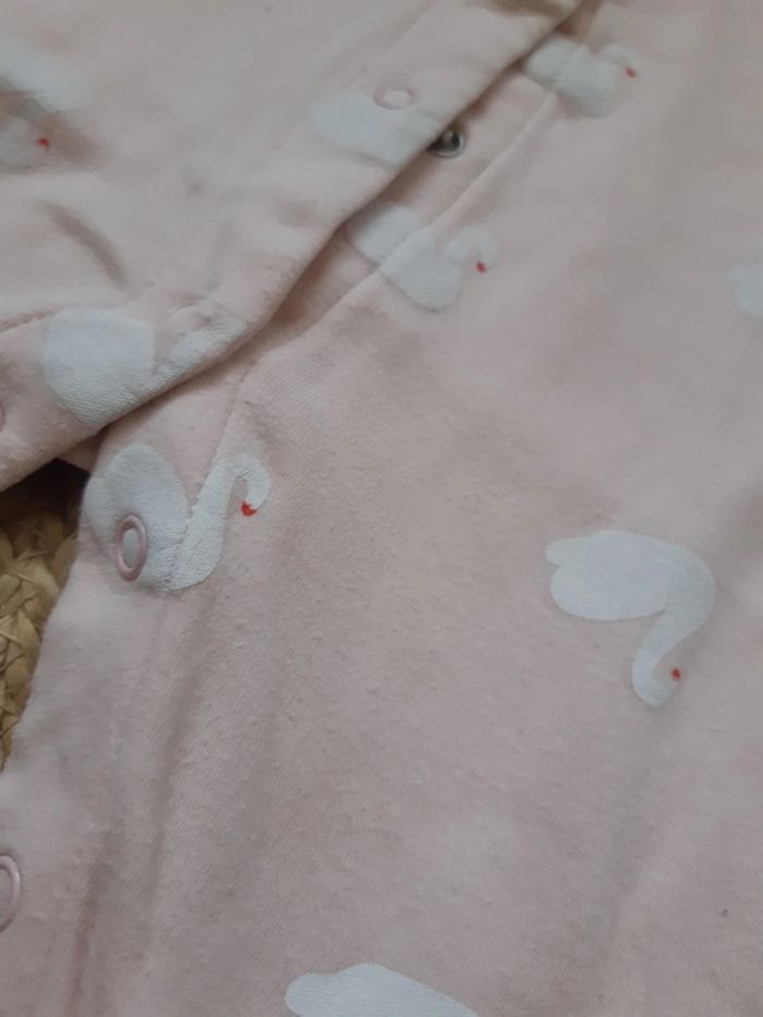 Lot pyjama et body cygnes 3/6 mois - photo numéro 4