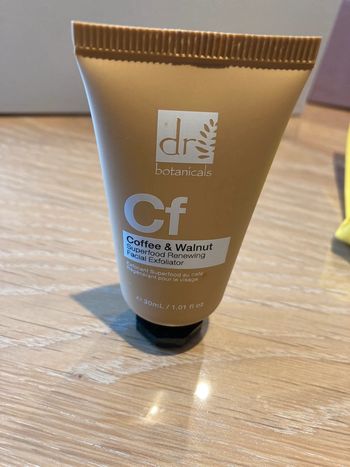 Dr Botanicals coffee & walnut