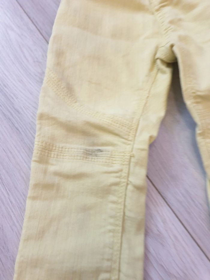 Lot comprenant 1 pantalon et une salopette taille 23 mois - photo numéro 2