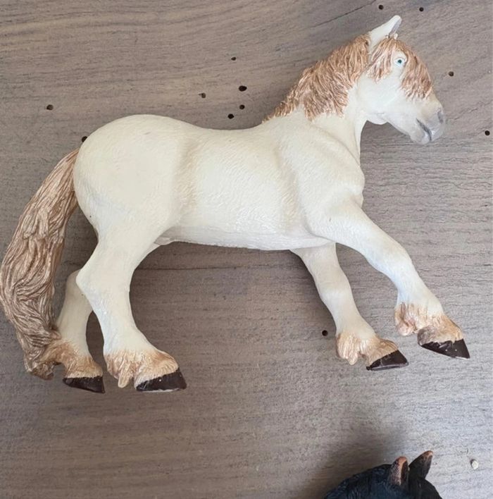 Lot 2 chevaux Schleich et Papo + 1 chouette - photo numéro 3