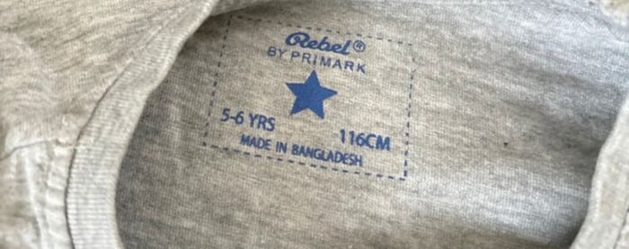 T-shirt à manches longues - Primark – Taille 5/6 ans -2€ - photo numéro 3