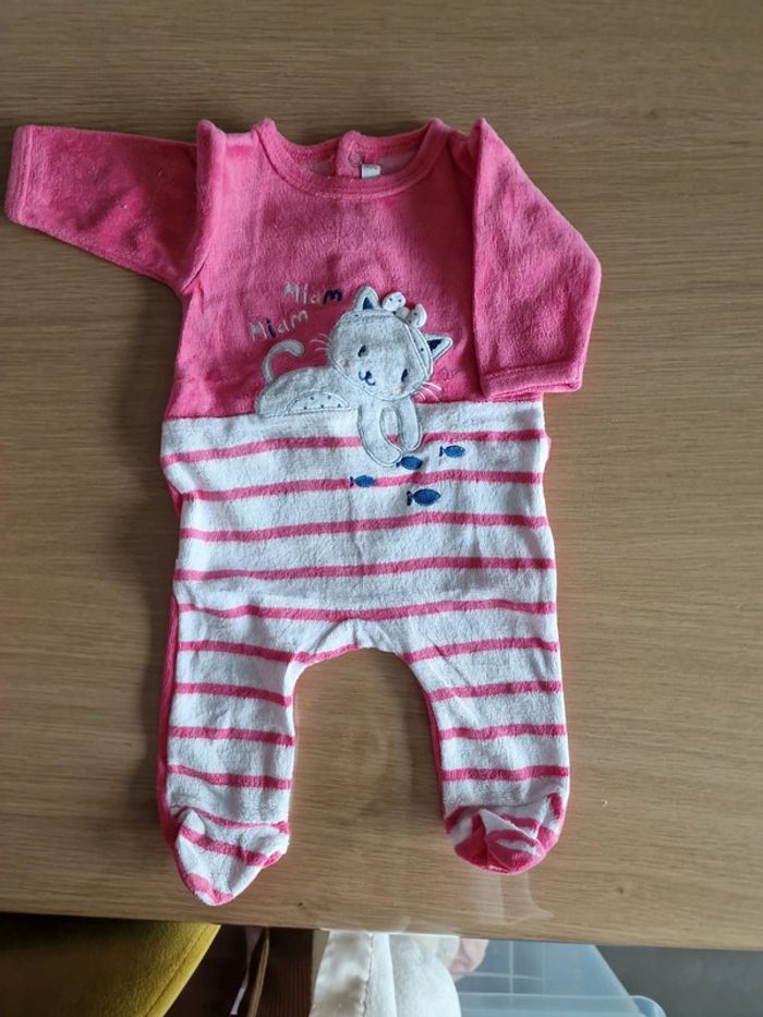 Lot de 3 pyjamas fille  1 mois 53cm - photo numéro 2