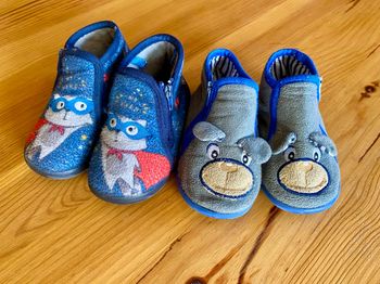 Lot chaussons à zip 22