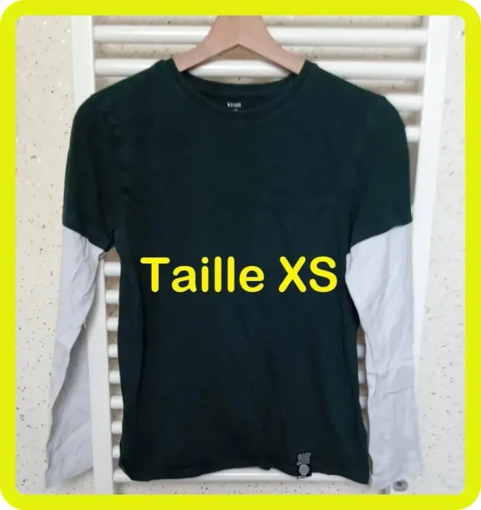 Tee shirt manche longue vert bouteille blanc Kiabi Taille XS