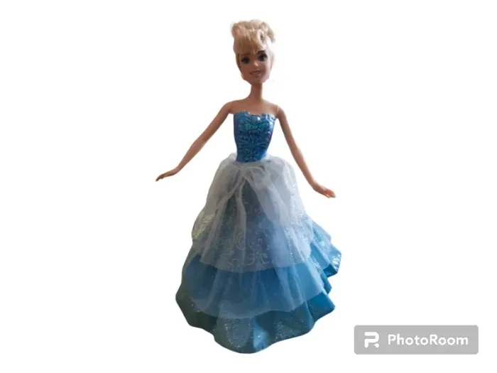 Poupée barbie cendrillon
