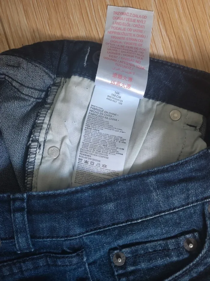 Short Levi's 14 ans en parfait état - photo numéro 4