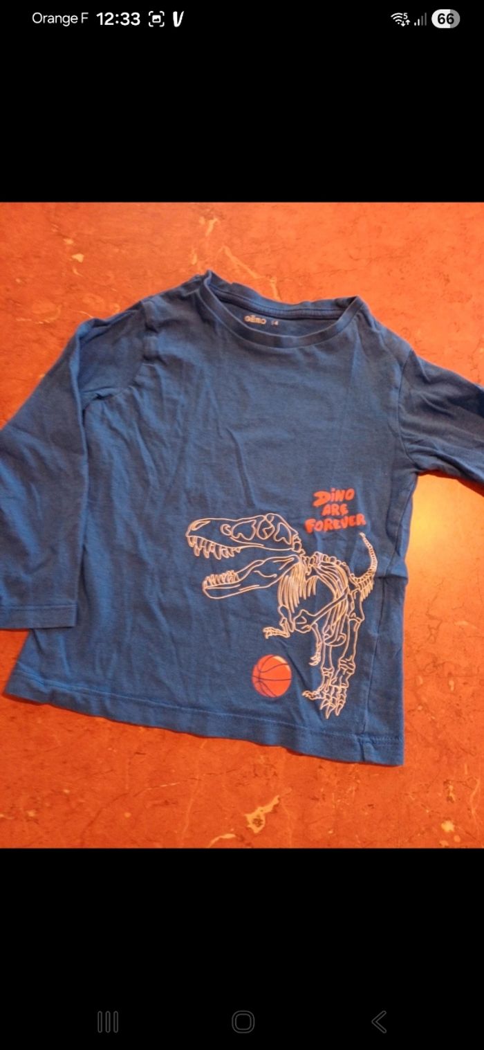 T.shirt garçon taille 4 ans