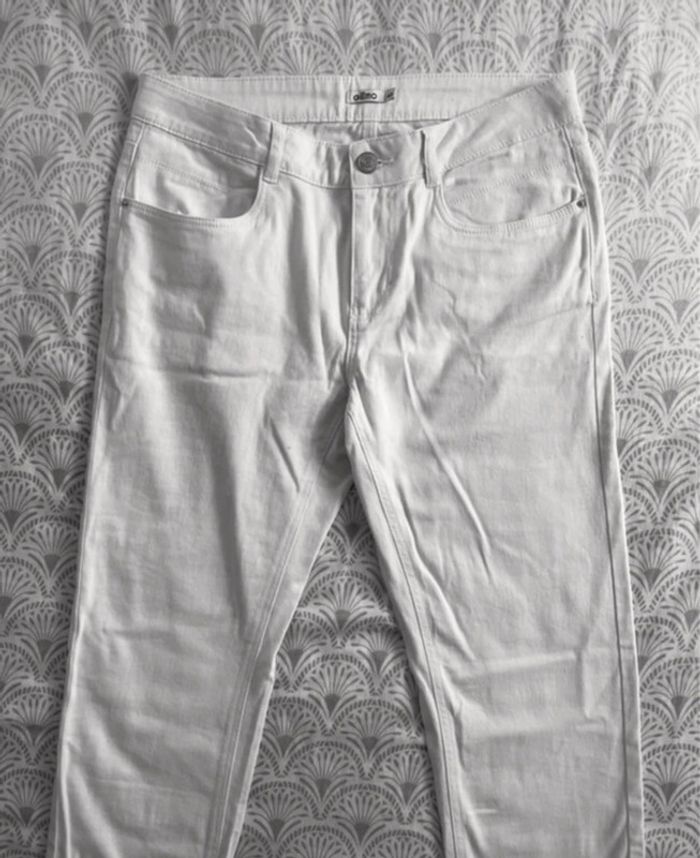 Jean pantalon blanc neuf - photo numéro 2
