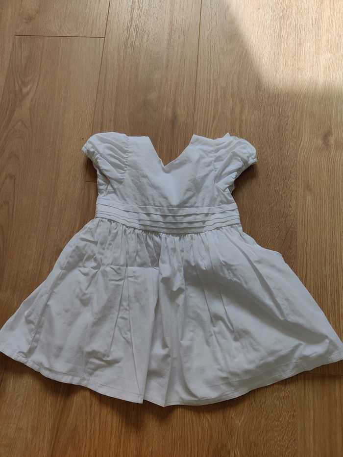 Jolie robe blanche 18 mois