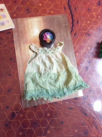 Jolie robe verte naissance à 1 mois