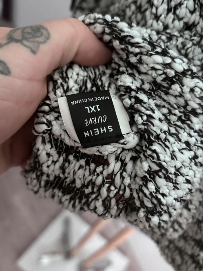 Pull avec des noeuds - photo numéro 4