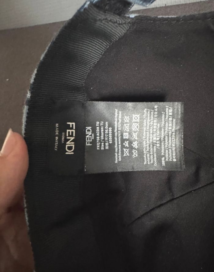 Casquette Fendi - photo numéro 2
