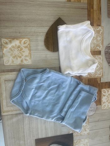 Lot de 2 bodies 6 mois