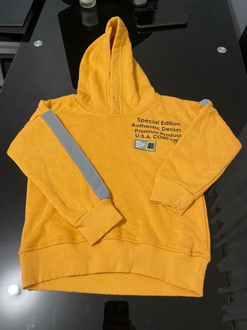 Sweet à capuche moutarde