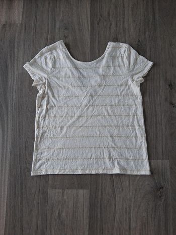 T-shirt ouvert dans le dos