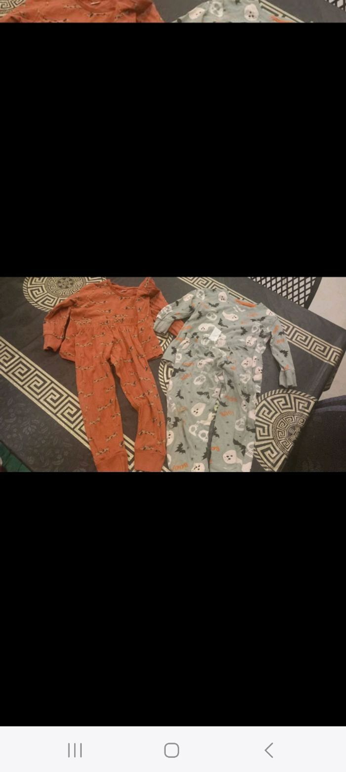 Lot bodies et pyjamas 24 mois - photo numéro 4