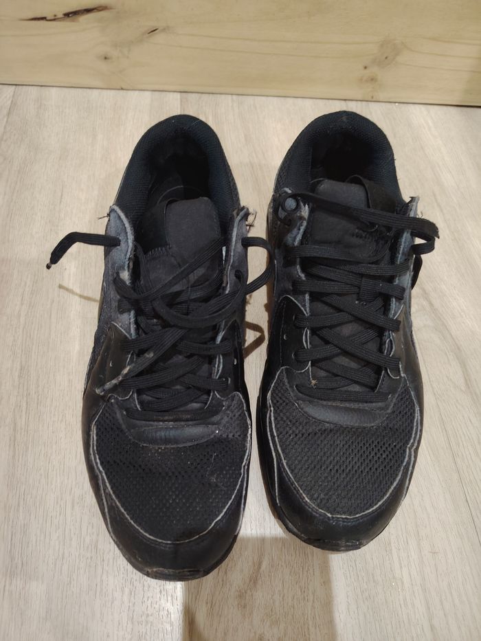 Baskets Nike air taille 44 bon état - photo numéro 2