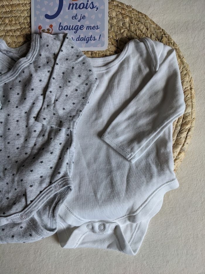 3 bodys manches longues 3 mois - photo numéro 2