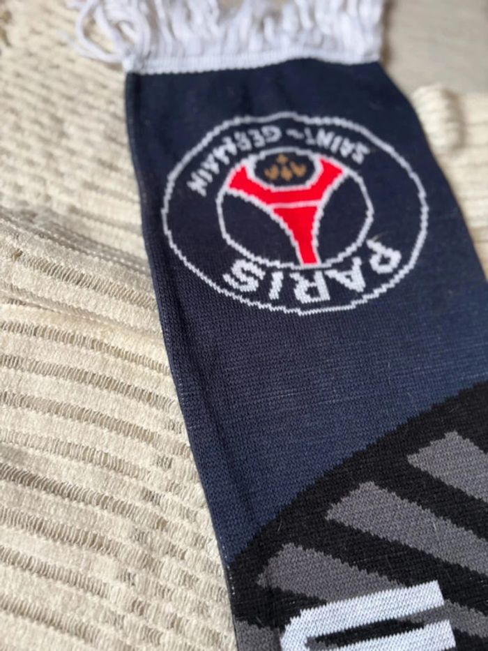 Écharpe supporter PSG - photo numéro 3