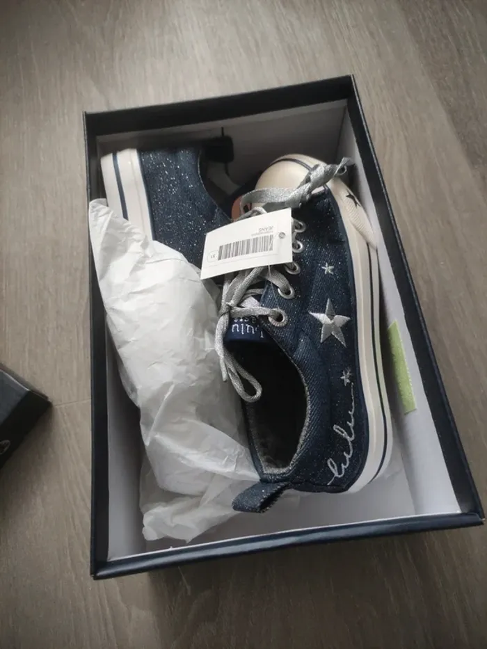 Très belles chaussures tennis basket Lulu castagnette fille neuve avec étiquette taille 31 - photo numéro 2