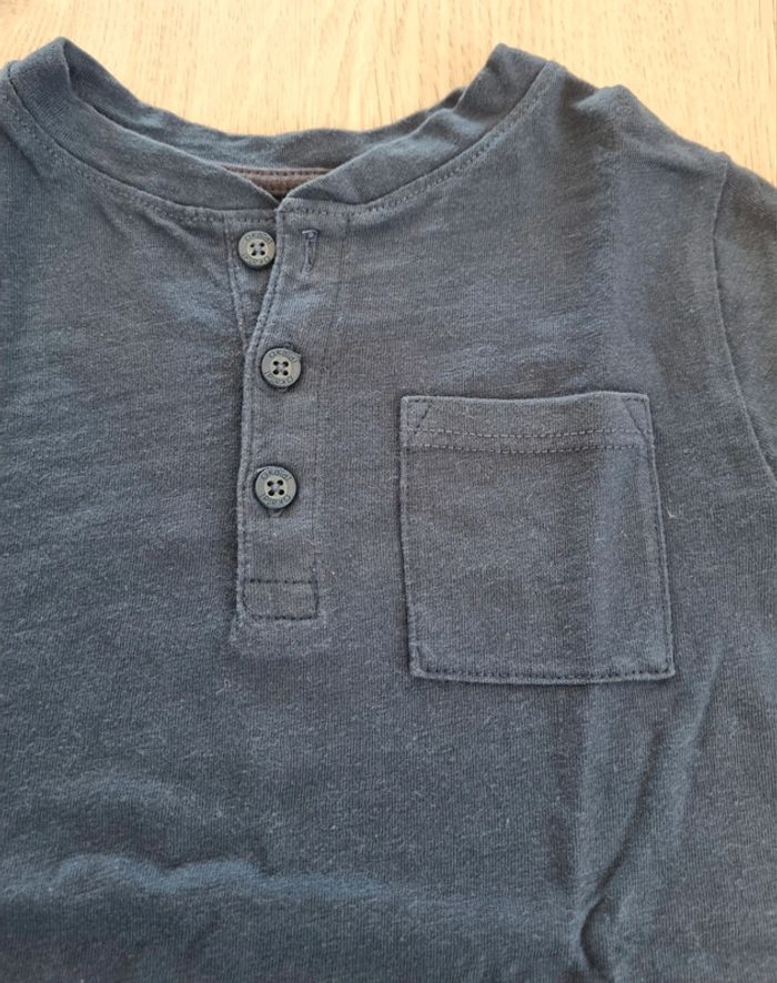 Tee-shirt 4ans TBE - photo numéro 3