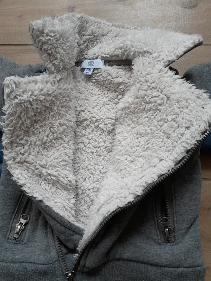 Lot 2 vestes bébé - photo numéro 3