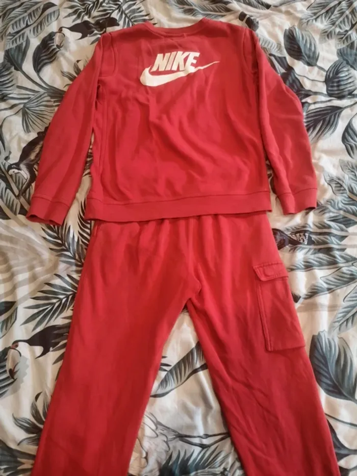 Jogging Nike rouge - photo numéro 2
