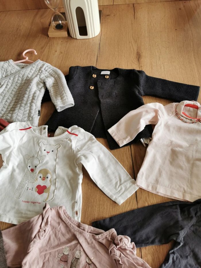 Lot hauts fille 9 mois - photo numéro 5